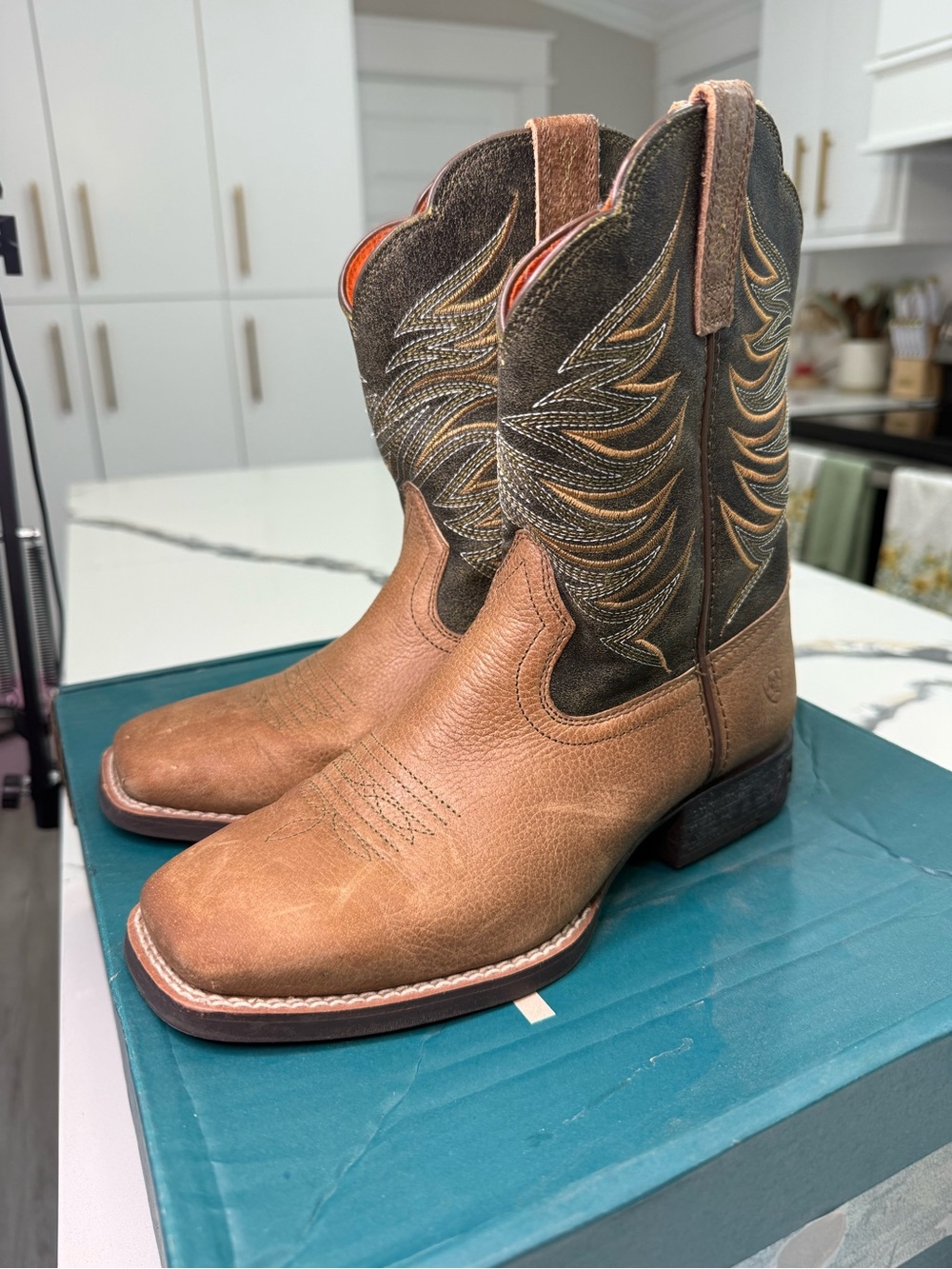 Ariat Kid's Firecatcher Y Western Boots Distressed Brown Alfalfa Size 4 M 100424